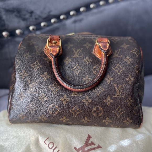 Louis Vuitton Vintage Monogram Canvas Speedy 25 Satchel - Picture 8 of 15